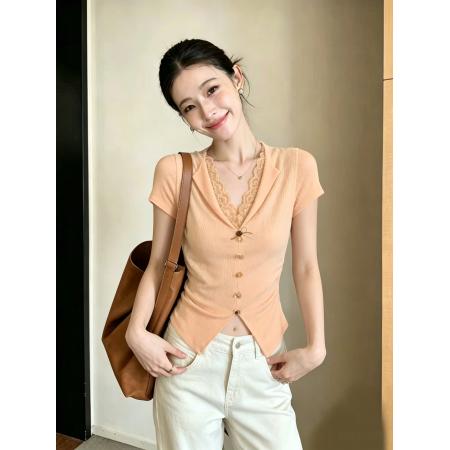 BY17578# 优雅恋曲法式蕾丝拼接不规则扣子针织小衫 服裝批發女裝批發服飾貨源