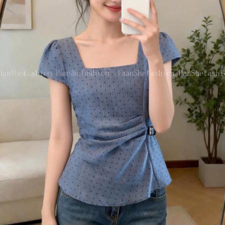 蓝色不规则方领波点衬衫女夏季新款微胖大码女装收腰显瘦气质上衣 服裝批發女裝批發服飾貨源