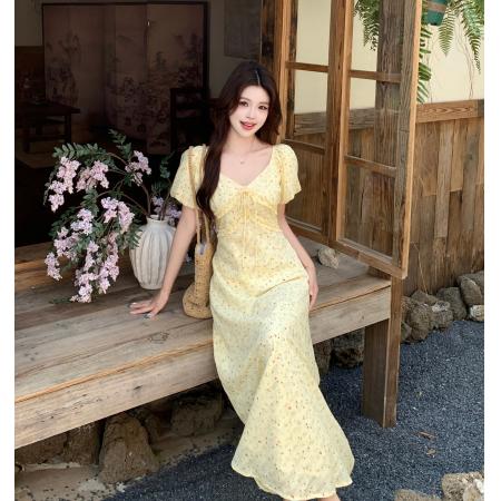 大码胖mm法式V领甜美碎花高腰泡泡袖短袖连衣裙气质遮肉长裙 服裝批發女裝批發服飾貨源