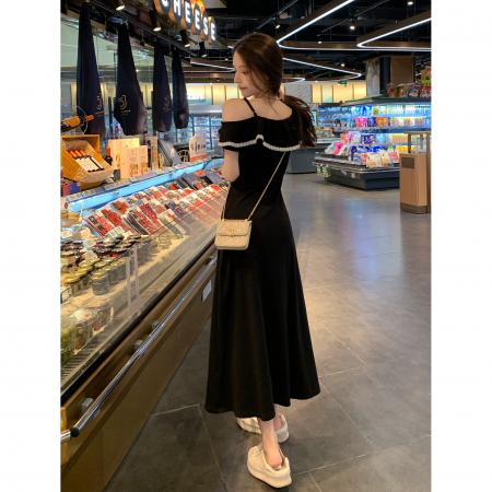 巨好看的黑色法式露肩连衣裙女夏季高冷御姐风修身显瘦气质长裙子 服裝批發女裝批發服飾貨源