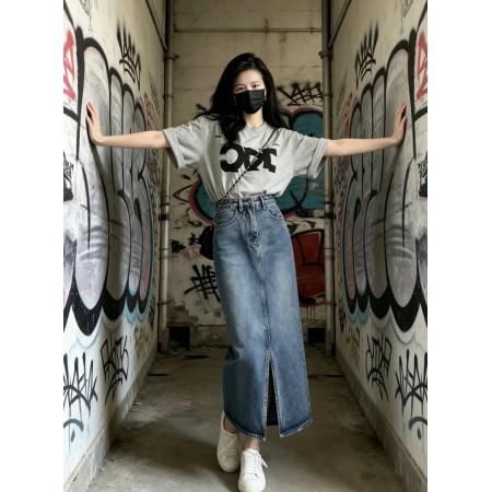 韩版简约时尚气质显瘦印花短袖T恤+设计感前开叉牛仔半身裙套装 服裝批發女裝批發服飾貨源