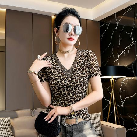 新款烫钻豹纹网纱短袖V领t恤女时尚修身显瘦打底衫潮 服裝批發女裝批發服飾貨源