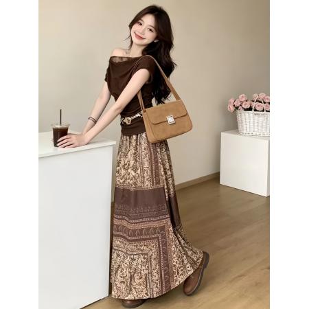 波西米亚风套装女夏季新款斜肩收腰短袖T恤复古印花半身裙两件套 服裝批發女裝批發服飾貨源