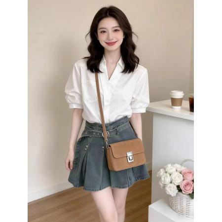 夏日穿搭套装女新款气质减龄V领泡泡袖白色衬衫牛仔百褶裙两件套 服裝批發女裝批發服飾貨源