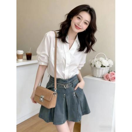 夏日穿搭套装女新款气质减龄V领泡泡袖白色衬衫牛仔百褶裙两件套 服裝批發女裝批發服飾貨源