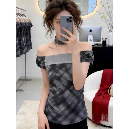 BY17682# 美式辣妹一字肩露肩短袖t恤女夏季新款修身收腰设计感短款上衣潮 服裝批發女裝批發服飾貨源