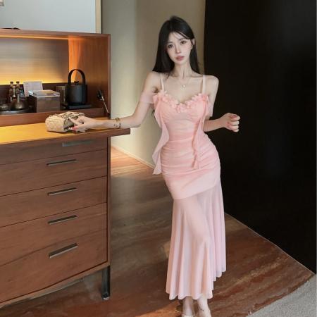 BY17687# 纯欲风立体花吊带连衣裙收腰鱼尾裙约会派对长裙 服裝批發女裝批發服飾貨源