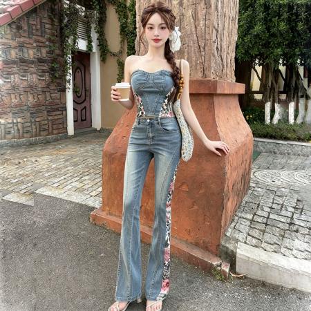 辣妹牛仔套装复古碎花设计感抹胸上衣修身高弹喇叭长裤两件套 服裝批發女裝批發服飾貨源