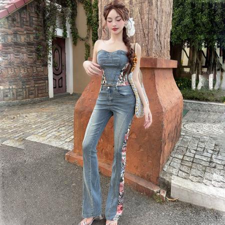 辣妹牛仔套装复古碎花设计感抹胸上衣修身高弹喇叭长裤两件套 服裝批發女裝批發服飾貨源