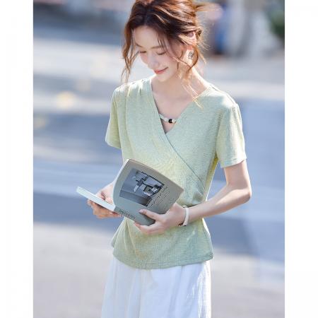 BY17790# 时尚优雅钉珠领百搭T恤26年夏新设计感V领修身上衣 服裝批發女裝批發服飾貨源