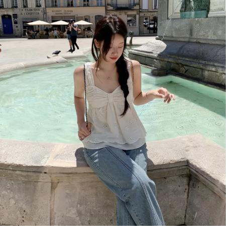 法式镂空刺绣吊带背心女新款温柔风V领收腰显瘦无袖上衣 服裝批發女裝批發服飾貨源