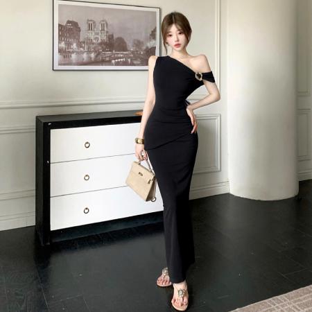 一字肩设计纯欲风春夏露肩无袖斜肩连衣裙女夏露锁骨包臀长裙 服裝批發女裝批發服飾貨源