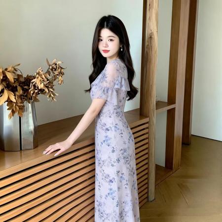 法式V领荷叶边印花碎花连衣裙收腰显瘦度假风裙子夏季新款 服裝批發女裝批發服飾貨源