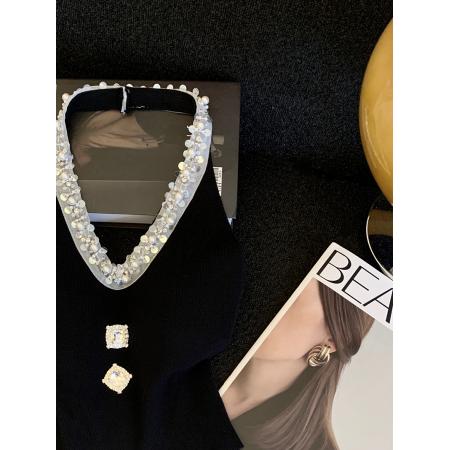 BY17936# 新款镶钻露背针织挂脖吊带小背心女修身辣妹短款上衣女带胸垫 服裝批發女裝批發服飾貨源