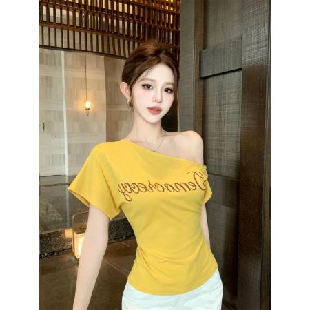 BY17963# 字母烫钻扭结斜肩短袖t恤女夏季设计感辣妹露肩短袖上衣 服裝批發女裝批發服飾貨源