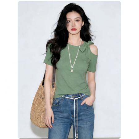 BY17988# 多巴胺绿色露肩蝴蝶结修身短袖t恤女新款夏季别致很仙的上衣 服裝批發女裝批發服飾貨源