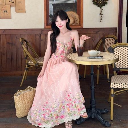 BY17990# 手绘花园长款挂脖串珠a字收腰印花连衣裙女夏季法式裙 服裝批發女裝批發服飾貨源