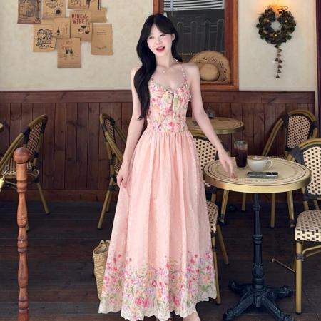 BY17990# 手绘花园长款挂脖串珠a字收腰印花连衣裙女夏季法式裙 服裝批發女裝批發服飾貨源