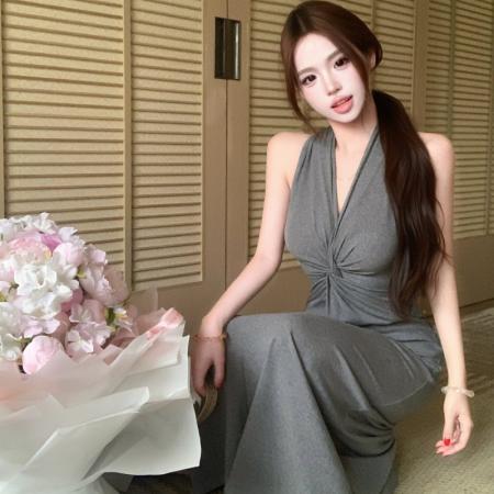 BY17992# 纽结挂脖修身人棉连衣裙设计感褶皱V领长裙 服裝批發女裝批發服飾貨源