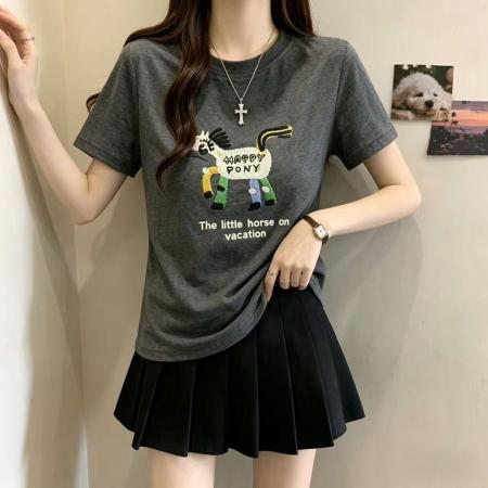 BY18034# 夏季新款刺绣小马短袖T恤女韩系设计感巨好看的正肩短款上衣 服裝批發女裝批發服飾貨源