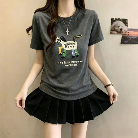 BY18034# 夏季新款刺绣小马短袖T恤女韩系设计感巨好看的正肩短款上衣 服裝批發女裝批發服飾貨源