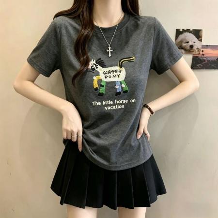 BY18034# 夏季新款刺绣小马短袖T恤女韩系设计感巨好看的正肩短款上衣 服裝批發女裝批發服飾貨源