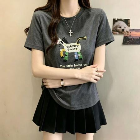 BY18034# 夏季新款刺绣小马短袖T恤女韩系设计感巨好看的正肩短款上衣 服裝批發女裝批發服飾貨源