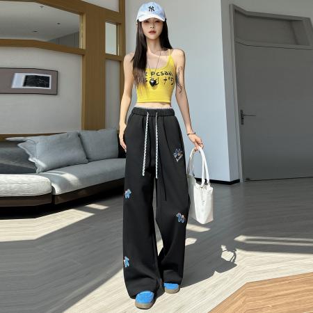 BY18091# 刺绣小狗休闲裤春日穿搭女装休闲运动阔腿长裤子 服裝批發女裝批發服飾貨源