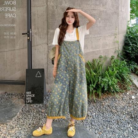 BY18117# 黄色巨好看碎花牛仔背带裤新款女夏超火减龄阔腿裤子  服裝批發女裝批發服飾貨源