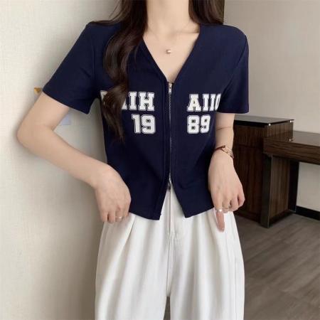 BY18206# 拉链设计感短袖T恤夏季新款女装短款V领字母开衫小众上衣  服裝批發女裝批發服飾貨源