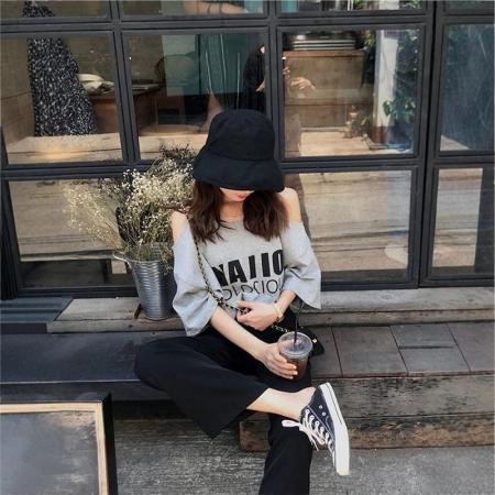 BY18217# 胖MM纯欲风一字领吊带露肩短袖T恤女300斤大码设计感宽松遮肚上衣  服裝批發女裝批發服飾貨源