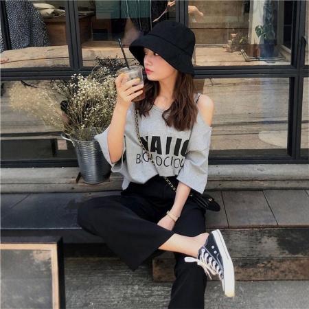 BY18217# 胖MM纯欲风一字领吊带露肩短袖T恤女300斤大码设计感宽松遮肚上衣  服裝批發女裝批發服飾貨源