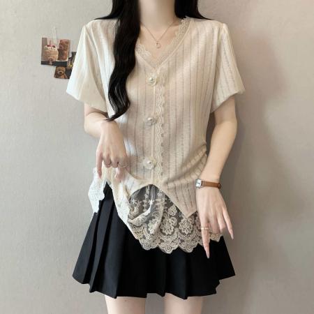 BY18226# ～韩版夏季新款修身v领拼接蕾丝花边减龄气质显瘦泡泡袖小衫  服裝批發女裝批發服飾貨源