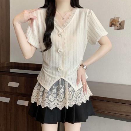 BY18226# ～韩版夏季新款修身v领拼接蕾丝花边减龄气质显瘦泡泡袖小衫  服裝批發女裝批發服飾貨源