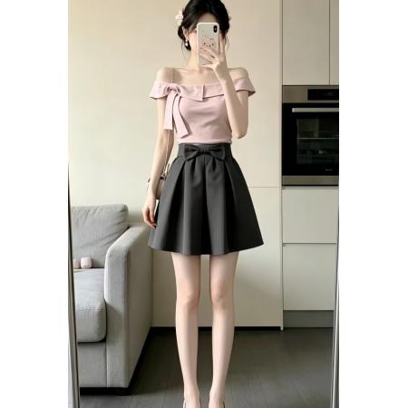 BY18338# 粉色一字肩蝴蝶结上衣女夏季新款高腰百褶裙温柔风气质两件套  服裝批發女裝批發服飾貨源