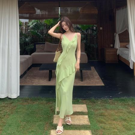 BY18346# 夏季新款V领度假裙斜裁荷叶边碎花吊带连衣裙鱼尾长裙  服裝批發女裝批發服飾貨源