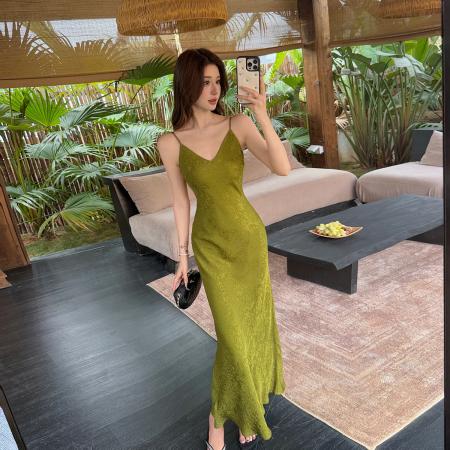 BY18356# 山野入春法式复古45°斜裁连衣裙暗纹提花V领吊带裙  服裝批發女裝批發服飾貨源