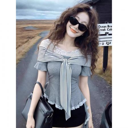 BY18379# 韩系巨好看蕾丝拼接条纹绑带假两件短袖t恤女不规则灰色收腰上衣 服裝批發女裝批發服飾貨源