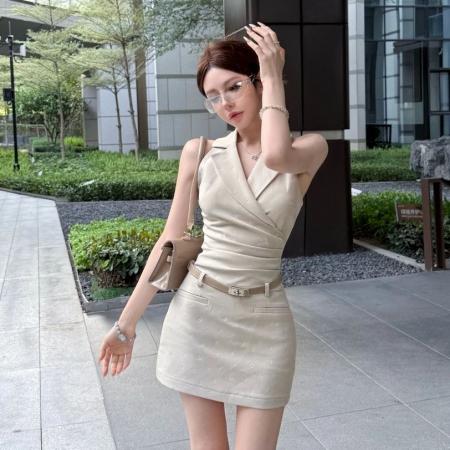 BY18390# 韩系洋气字母烫印高级感西装领无袖连衣裙女夏季新款时尚裙子 服裝批發女裝批發服飾貨源