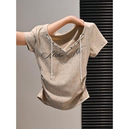 BY18391# 美式复古辣妹短款修身显瘦短袖t恤女夏收褶弧形字母印花系绳上衣 服裝批發女裝批發服飾貨源