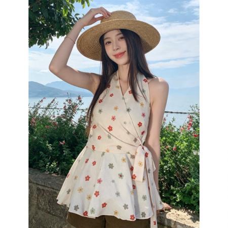 BY18394# 法式小清新田园风碎花挂脖上衣女夏季新款外穿小衫设计感小众 服裝批發女裝批發服飾貨源