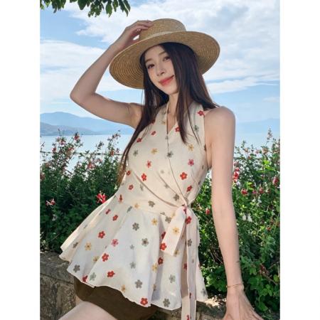 BY18394# 法式小清新田园风碎花挂脖上衣女夏季新款外穿小衫设计感小众 服裝批發女裝批發服飾貨源