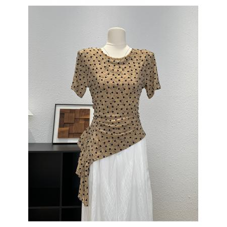 BY18407# 圆领正肩爱心植绒设计感短袖t恤女夏季新款修身不对称垫肩上衣服 服裝批發女裝批發服飾貨源