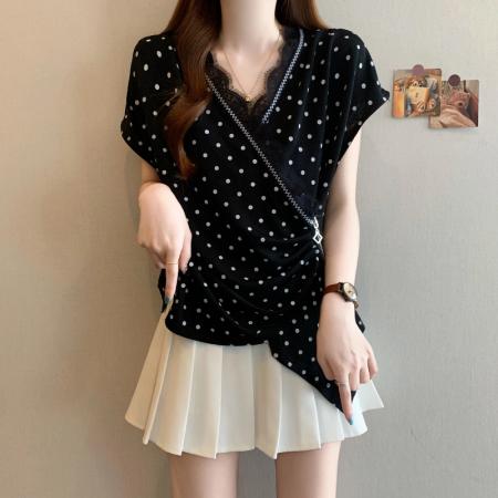 BY18429# 夏季新款大码女洋气时尚收腰显瘦V领蕾丝拼接波点T恤上衣 服裝批發女裝批發服飾貨源