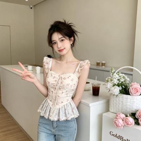 BY18451# 小飞袖方领碎花衬衫女夏季新款法式设计感修身气质荷叶边上衣 服裝批發女裝批發服飾貨源