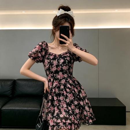 BY18464# 法式复古纯欲甜辣风初恋茶歇碎花连衣裙子女收腰气质小个子短裙夏 服裝批發女裝批發服飾貨源