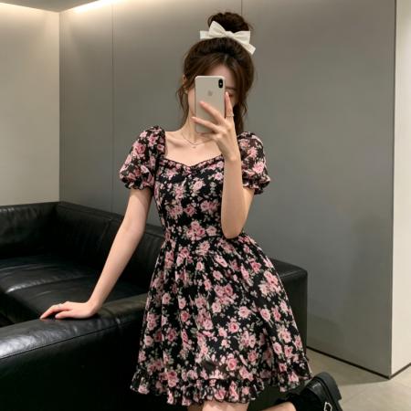 BY18464# 法式复古纯欲甜辣风初恋茶歇碎花连衣裙子女收腰气质小个子短裙夏 服裝批發女裝批發服飾貨源