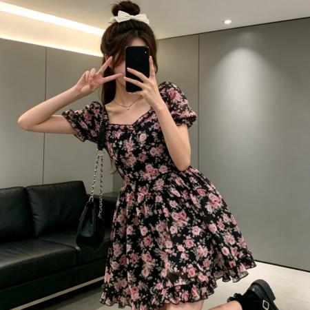 BY18464# 法式复古纯欲甜辣风初恋茶歇碎花连衣裙子女收腰气质小个子短裙夏 服裝批發女裝批發服飾貨源