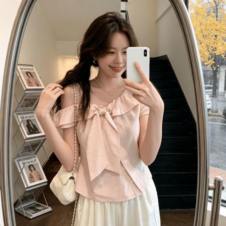 BY18467# 韩系甜美粉色条纹斜肩短袖衬衫女夏季修身收腰设计感别致绝美上衣 服裝批發女裝批發服飾貨源