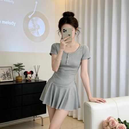 BY18472# 两件套灰色修身短袖连衣裙+短裤女收腰抽褶A字裙短裙 服裝批發女裝批發服飾貨源